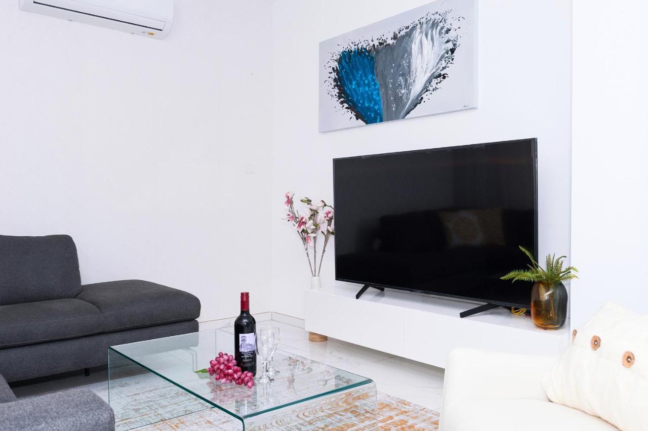 Villa Sunday Ajía Nápa Kültér fotó