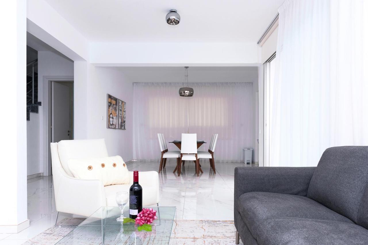 Villa Sunday Ajía Nápa Kültér fotó